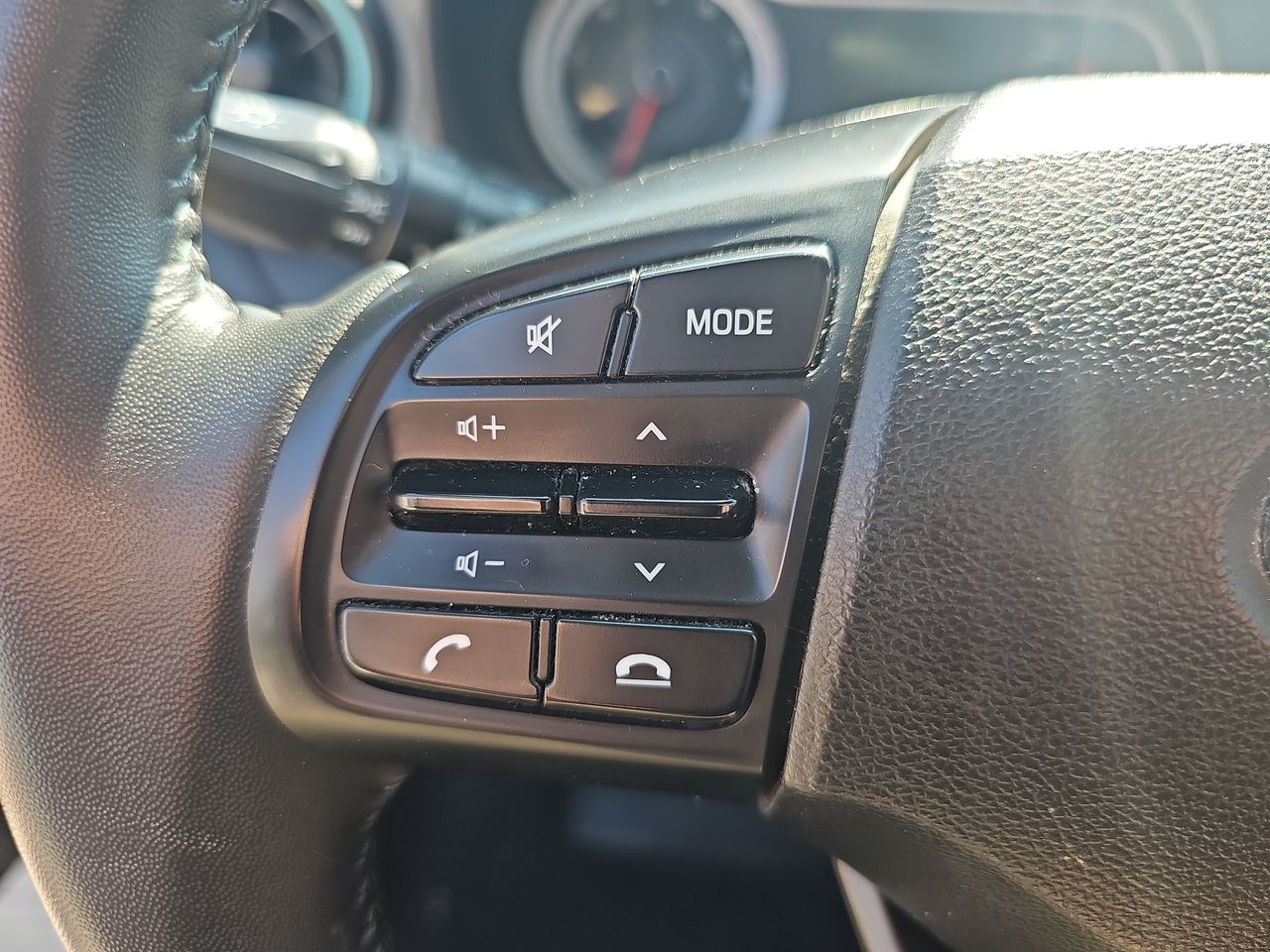 HYUNDAI - 25
