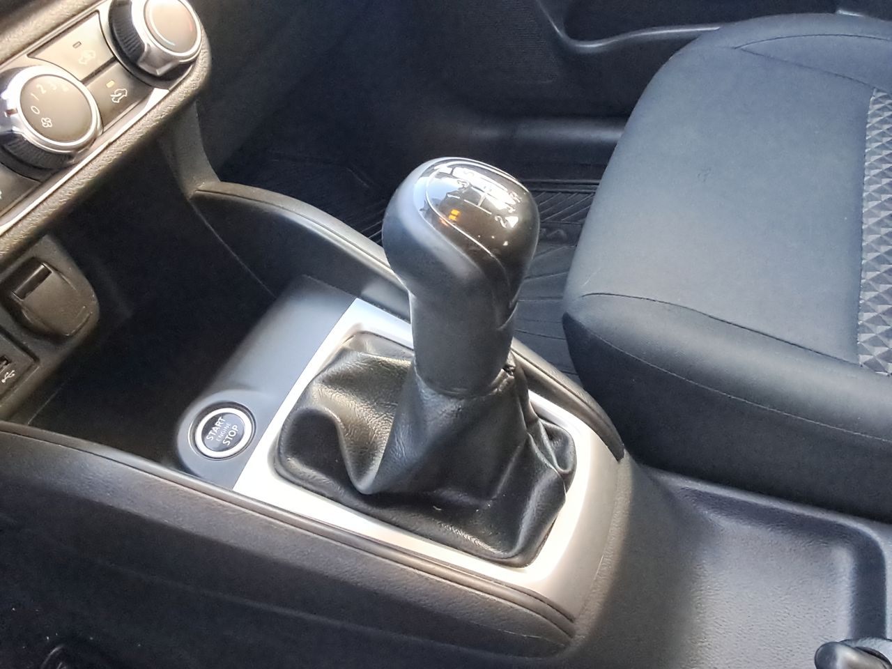 NISSAN - 27
