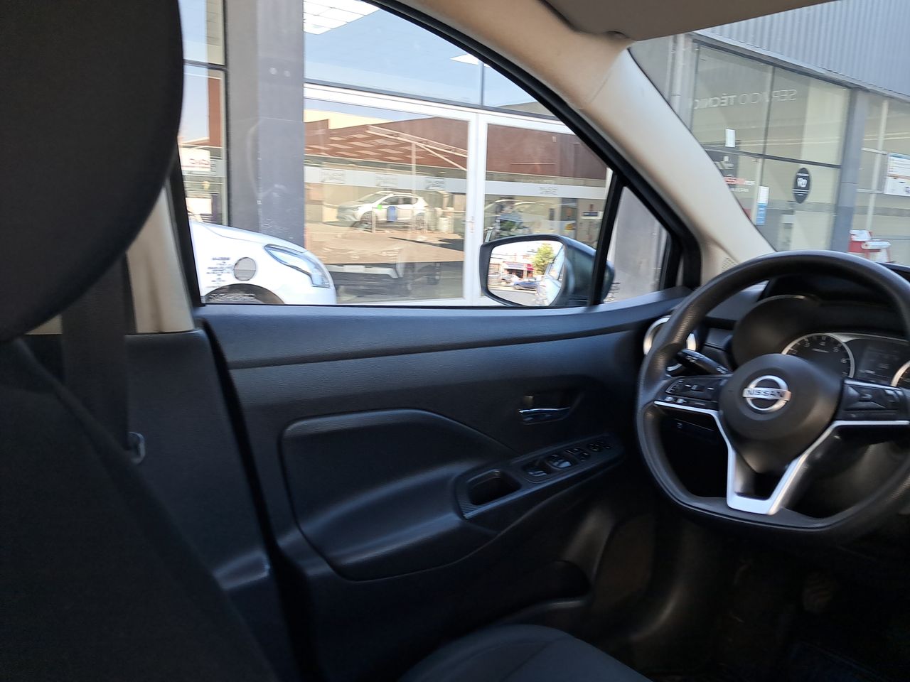 NISSAN - 14