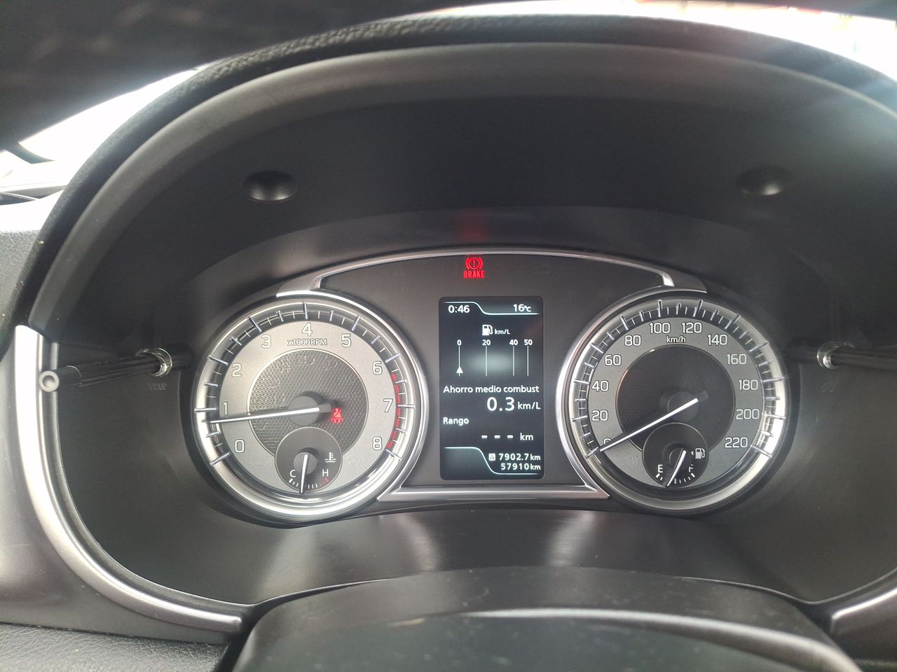 Suzuki Vitara — foto 26 de 31