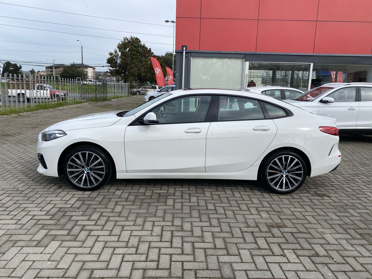 BMW - 4