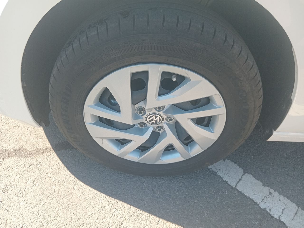 VOLKSWAGEN - 17