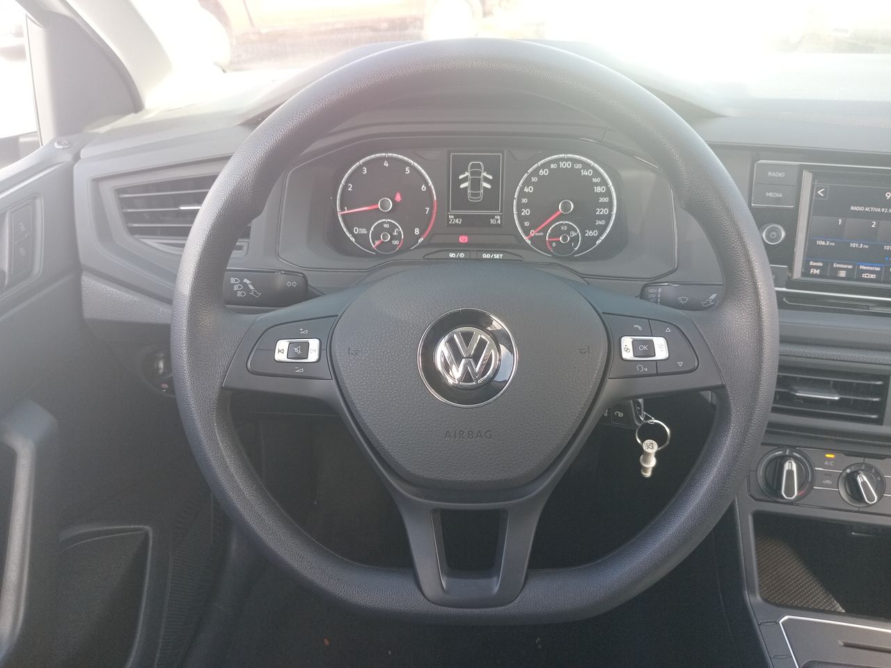VOLKSWAGEN - 24