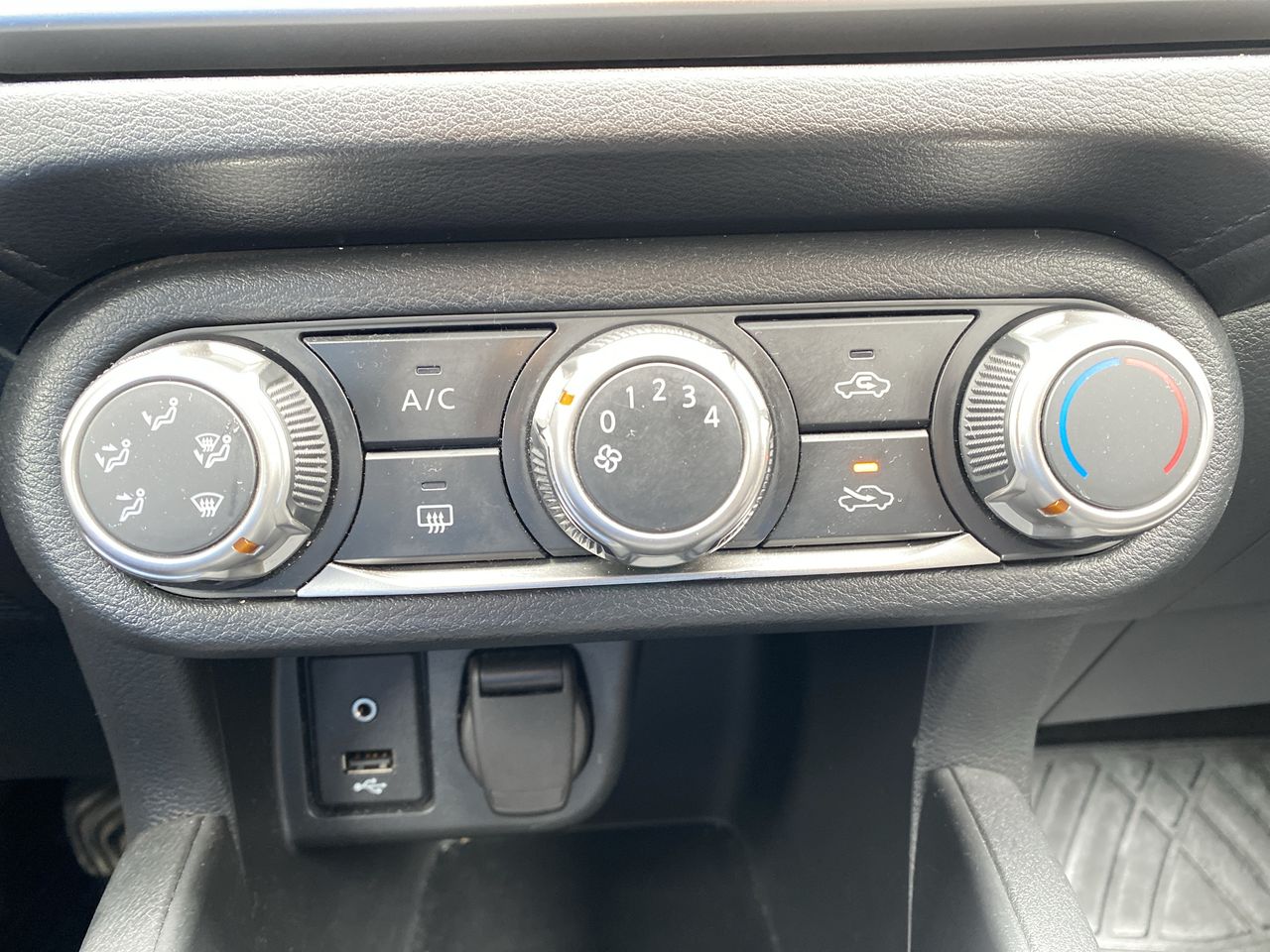 NISSAN - 20