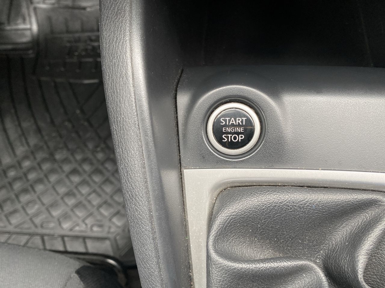NISSAN - 25