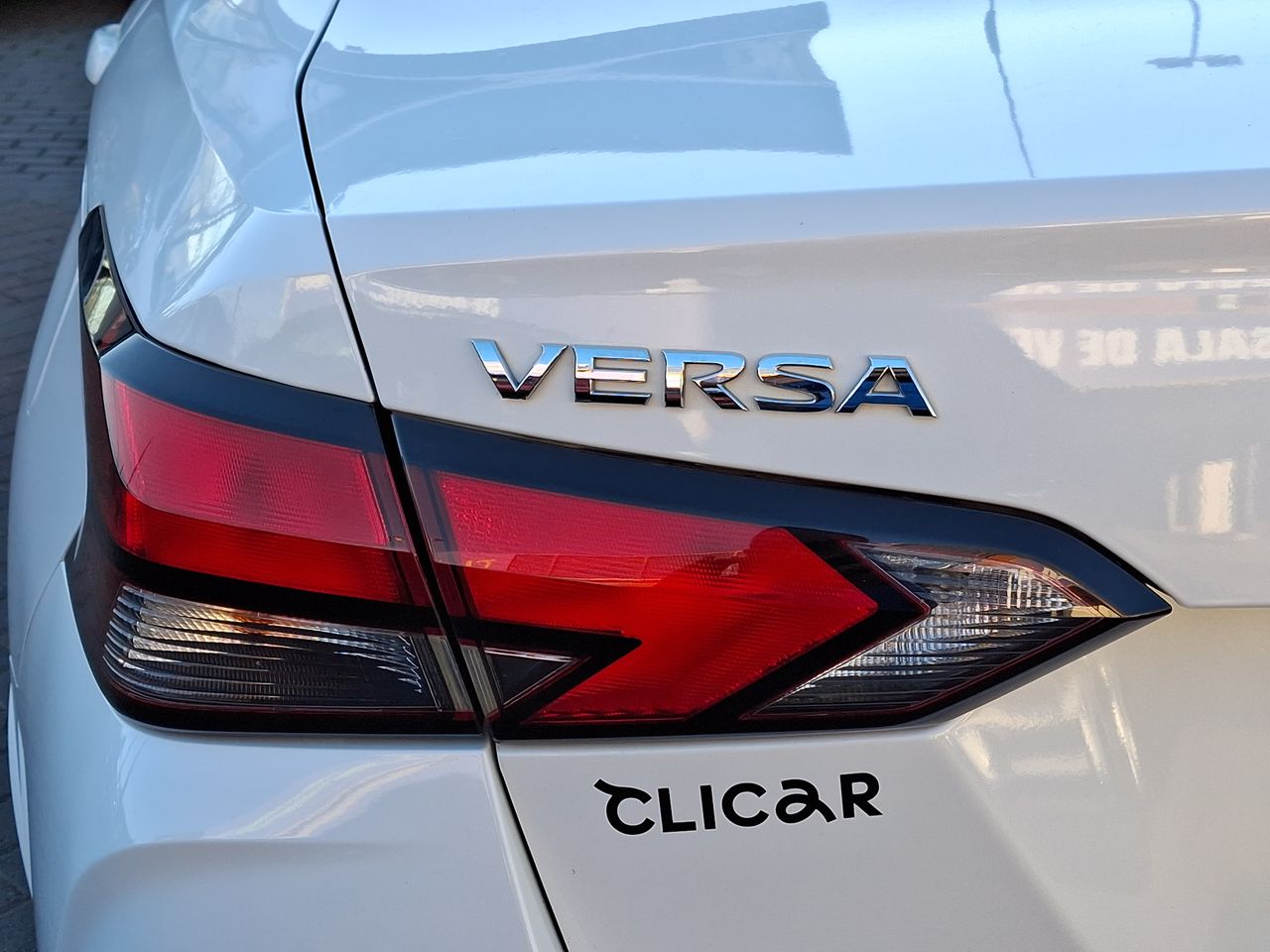 NISSAN - 20