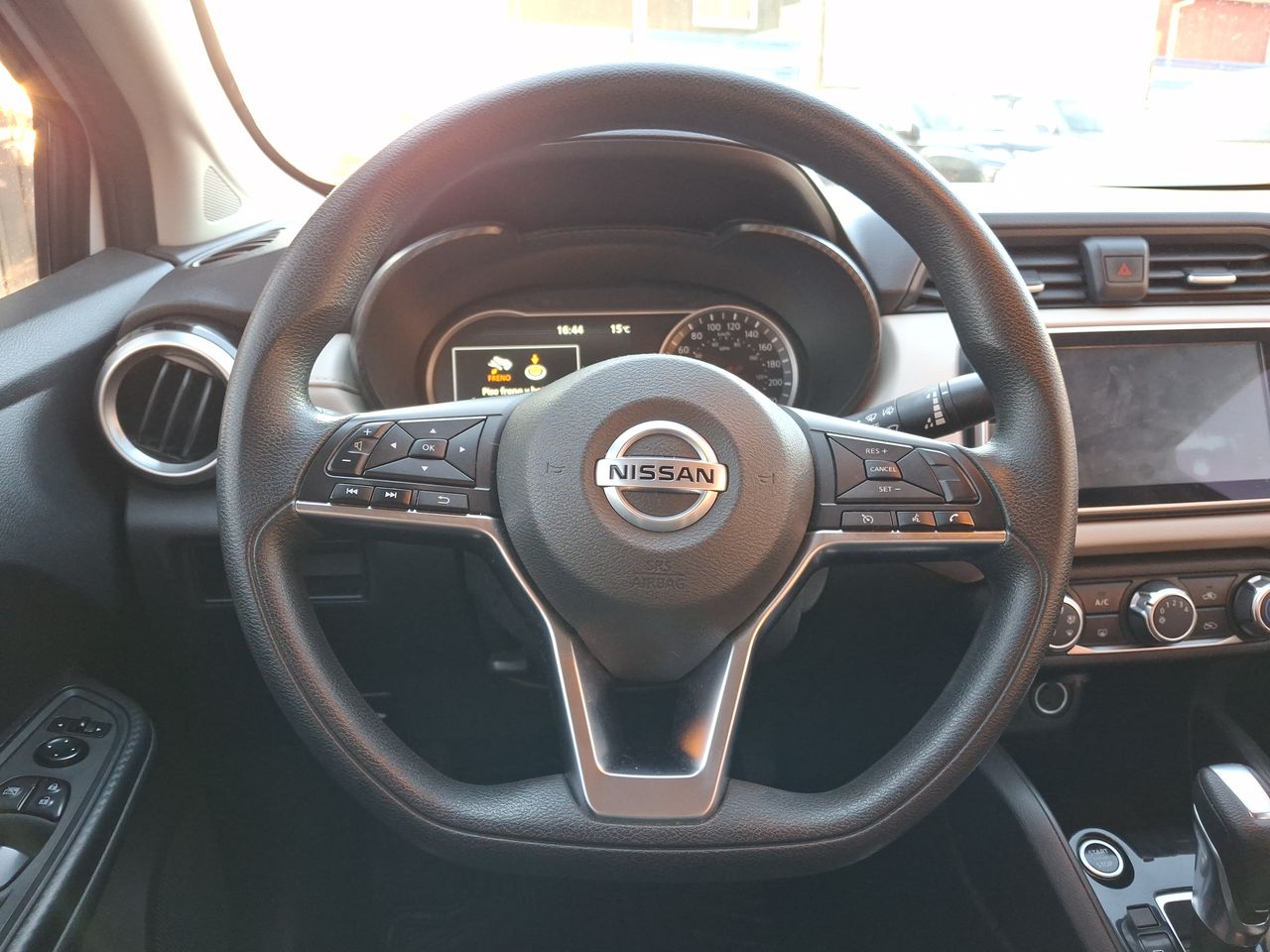 NISSAN - 24
