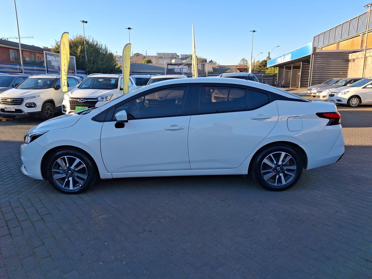NISSAN - 4