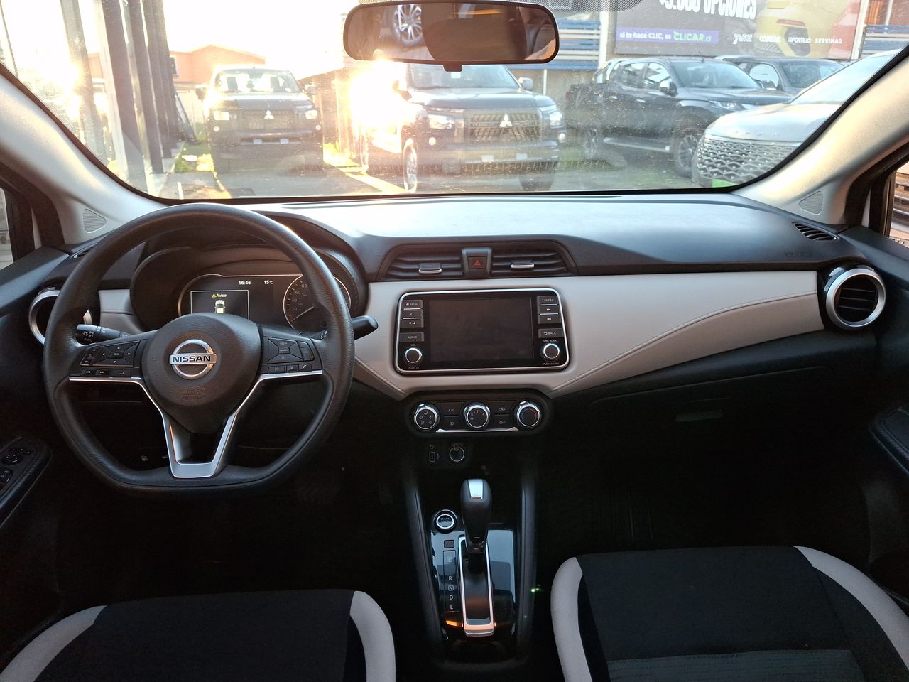 NISSAN - 9
