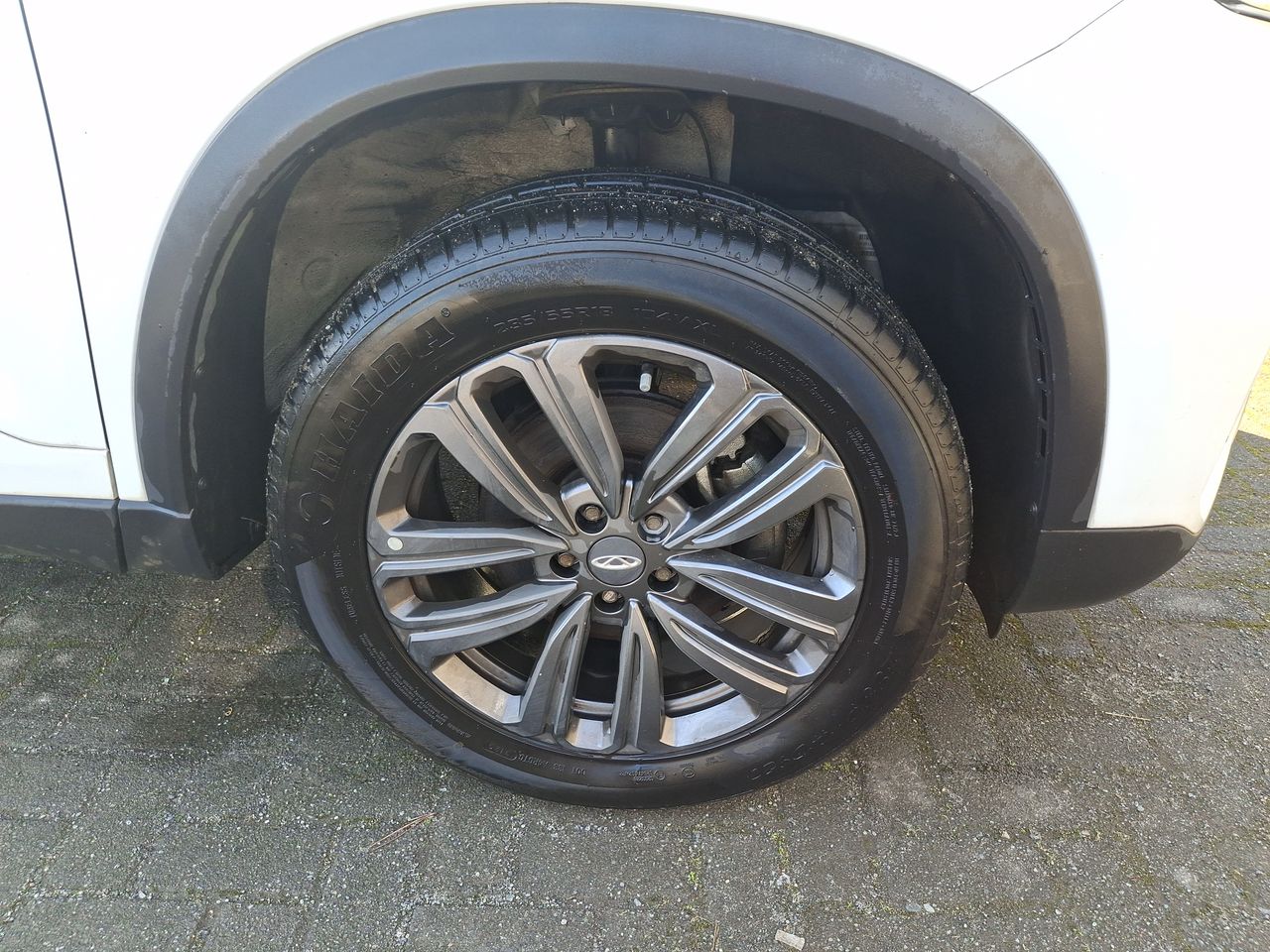 Chery Tiggo 8 — foto 8 de 28