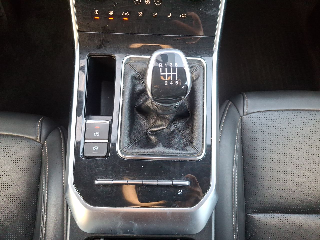 Chery Tiggo 8 — foto 23 de 28