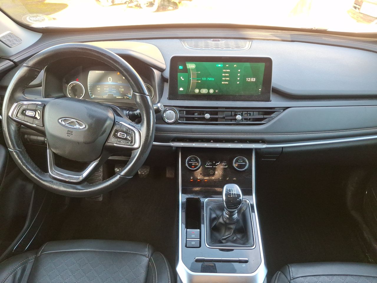 Chery Tiggo 8 — foto 24 de 28