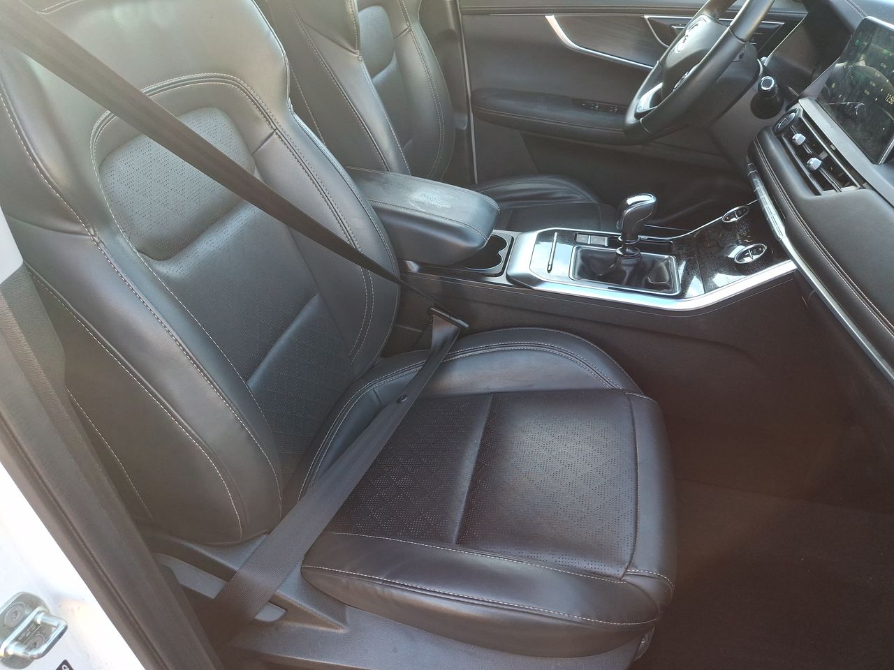 Chery Tiggo 8 — foto 25 de 28