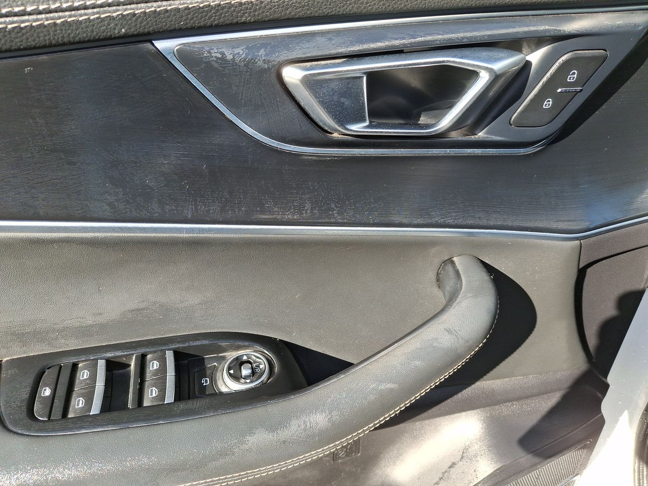 Chery Tiggo 8 — foto 14 de 28