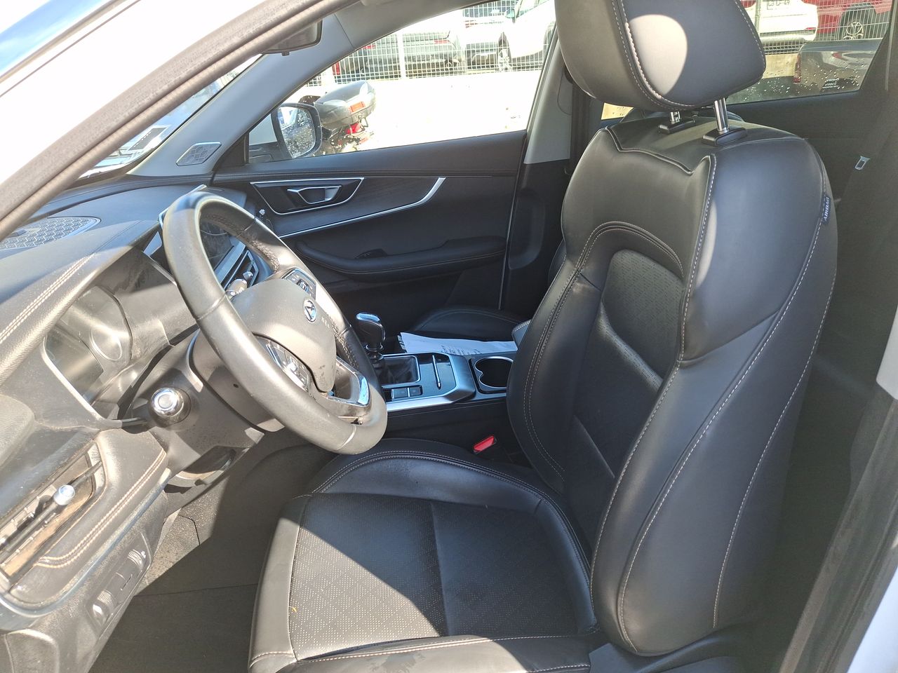 Chery Tiggo 8 — foto 16 de 28
