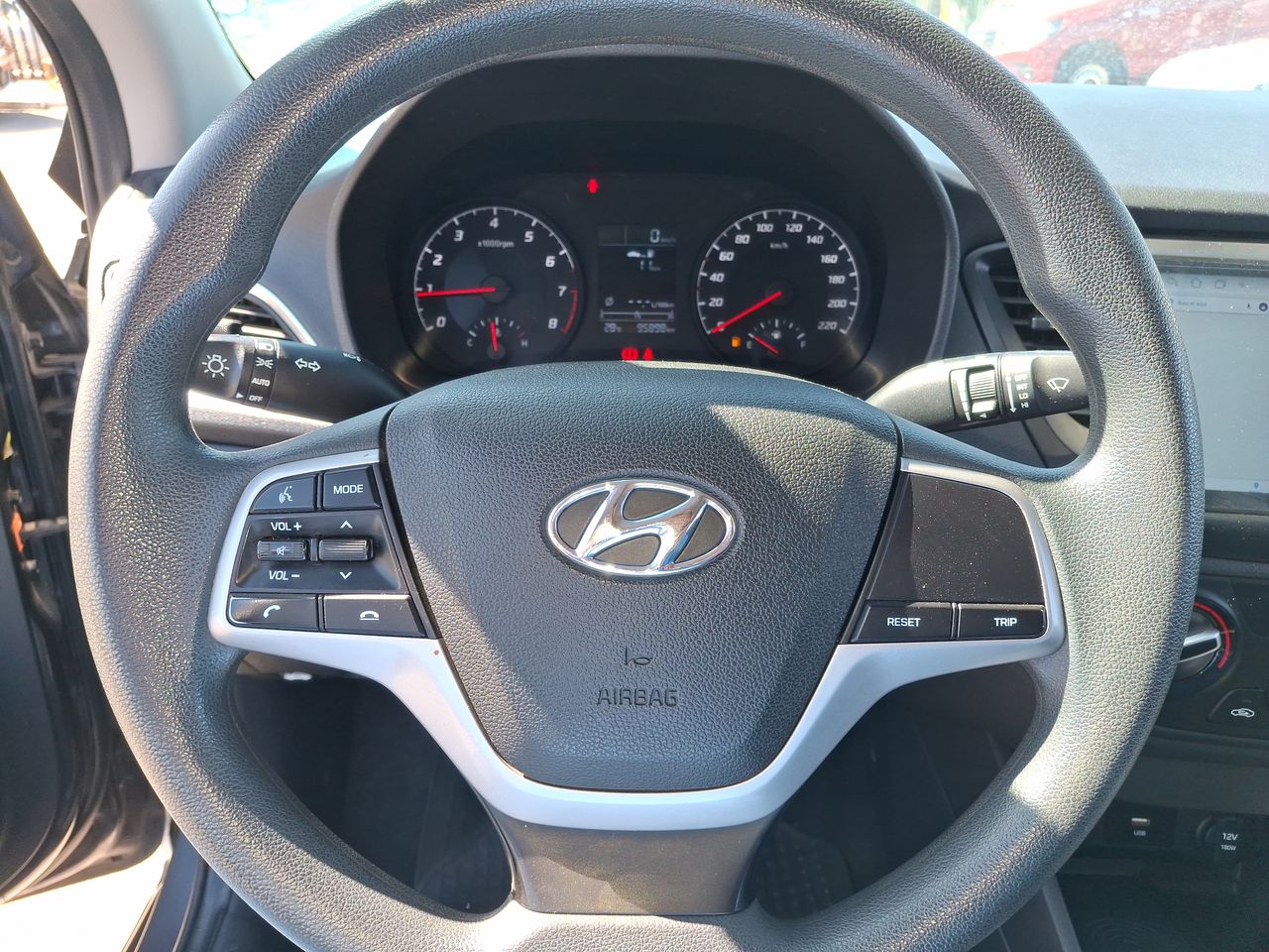 HYUNDAI - 22