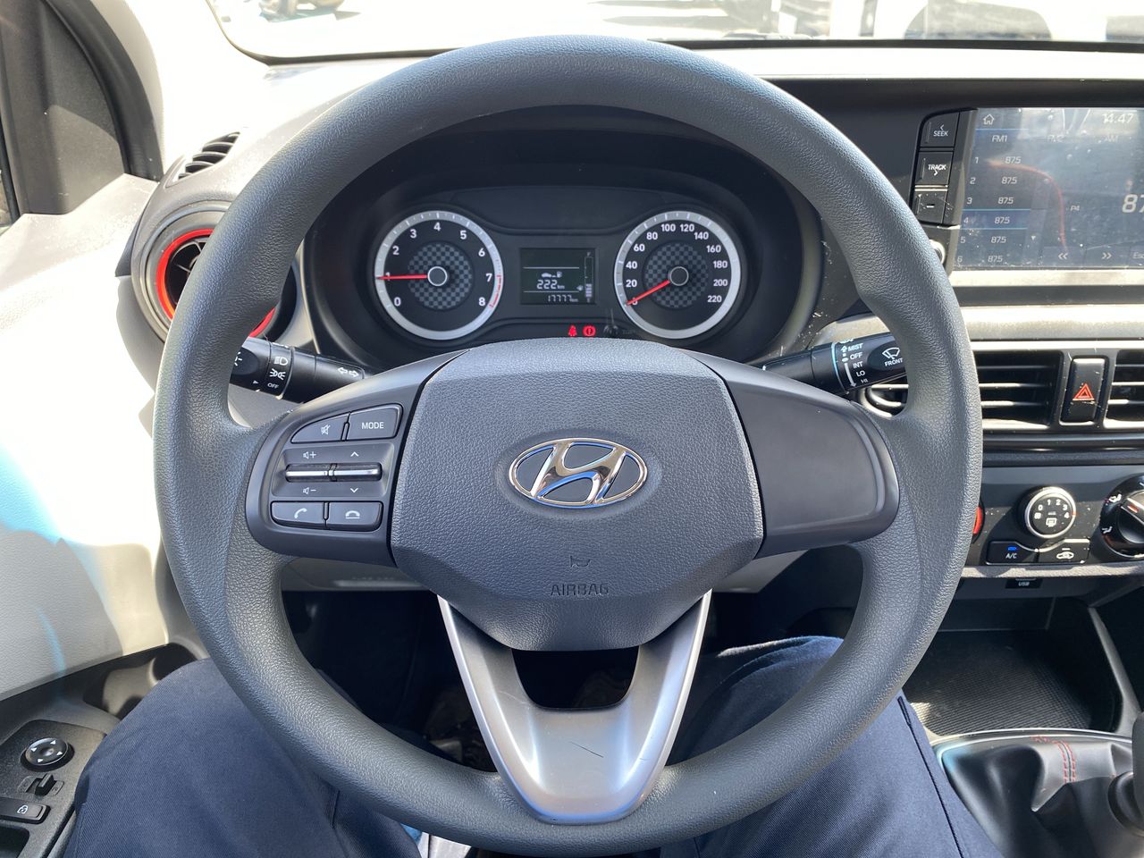 HYUNDAI - 25