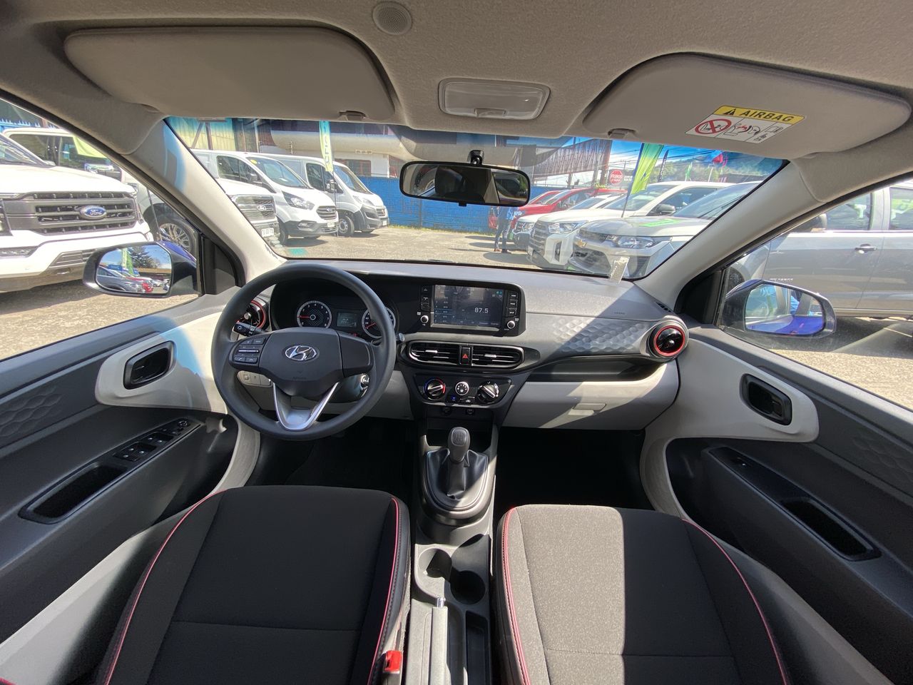 HYUNDAI - 9
