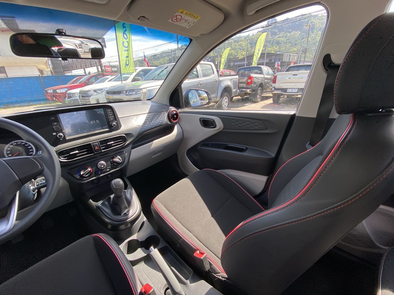 HYUNDAI - 10