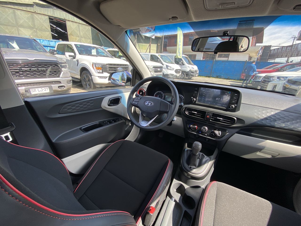 HYUNDAI - 16
