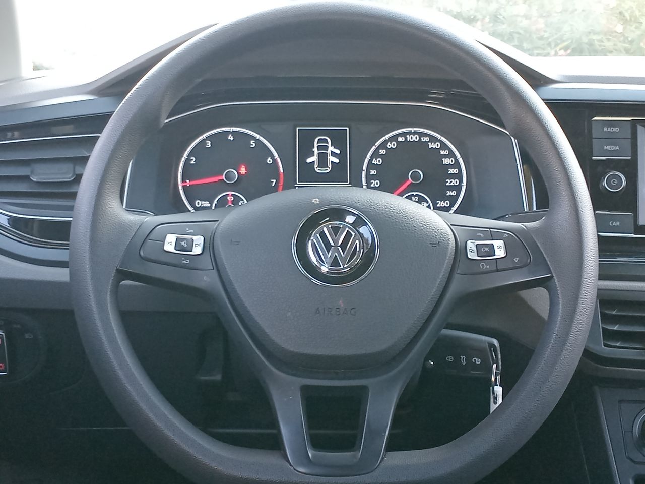 VOLKSWAGEN - 24