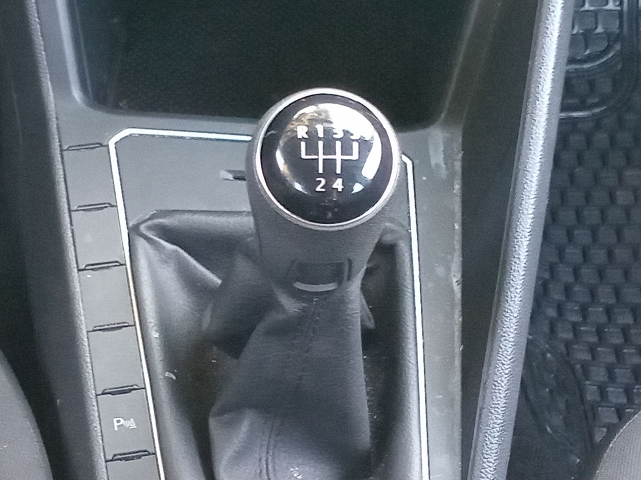 VOLKSWAGEN - 30