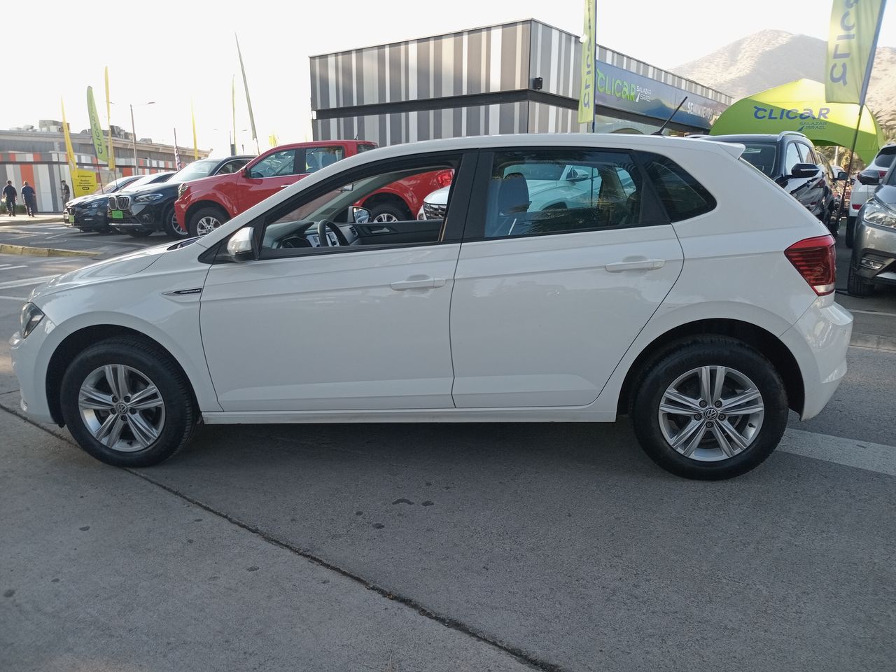 VOLKSWAGEN - 4