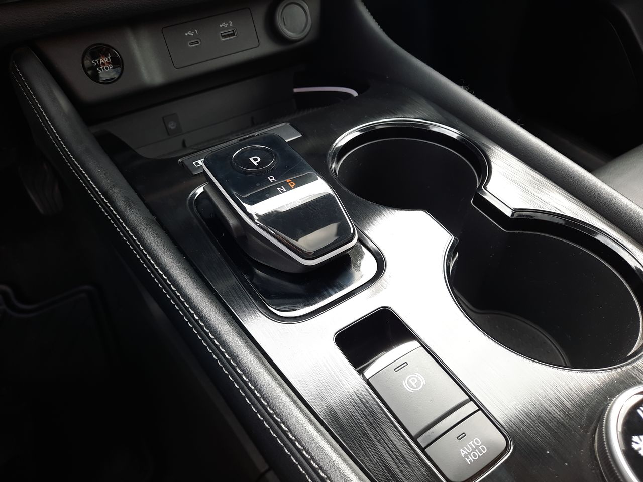 NISSAN - 32