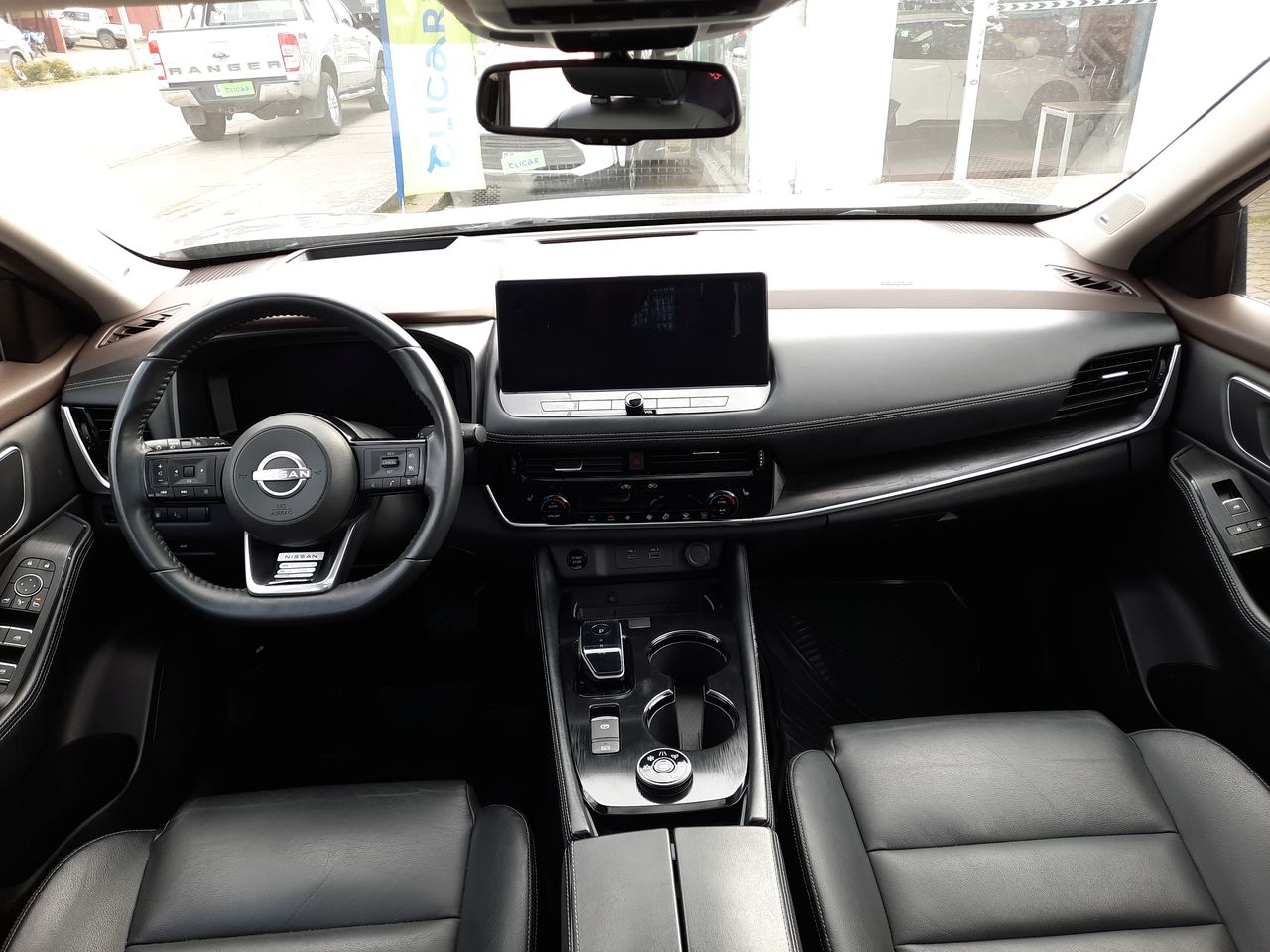 NISSAN - 33