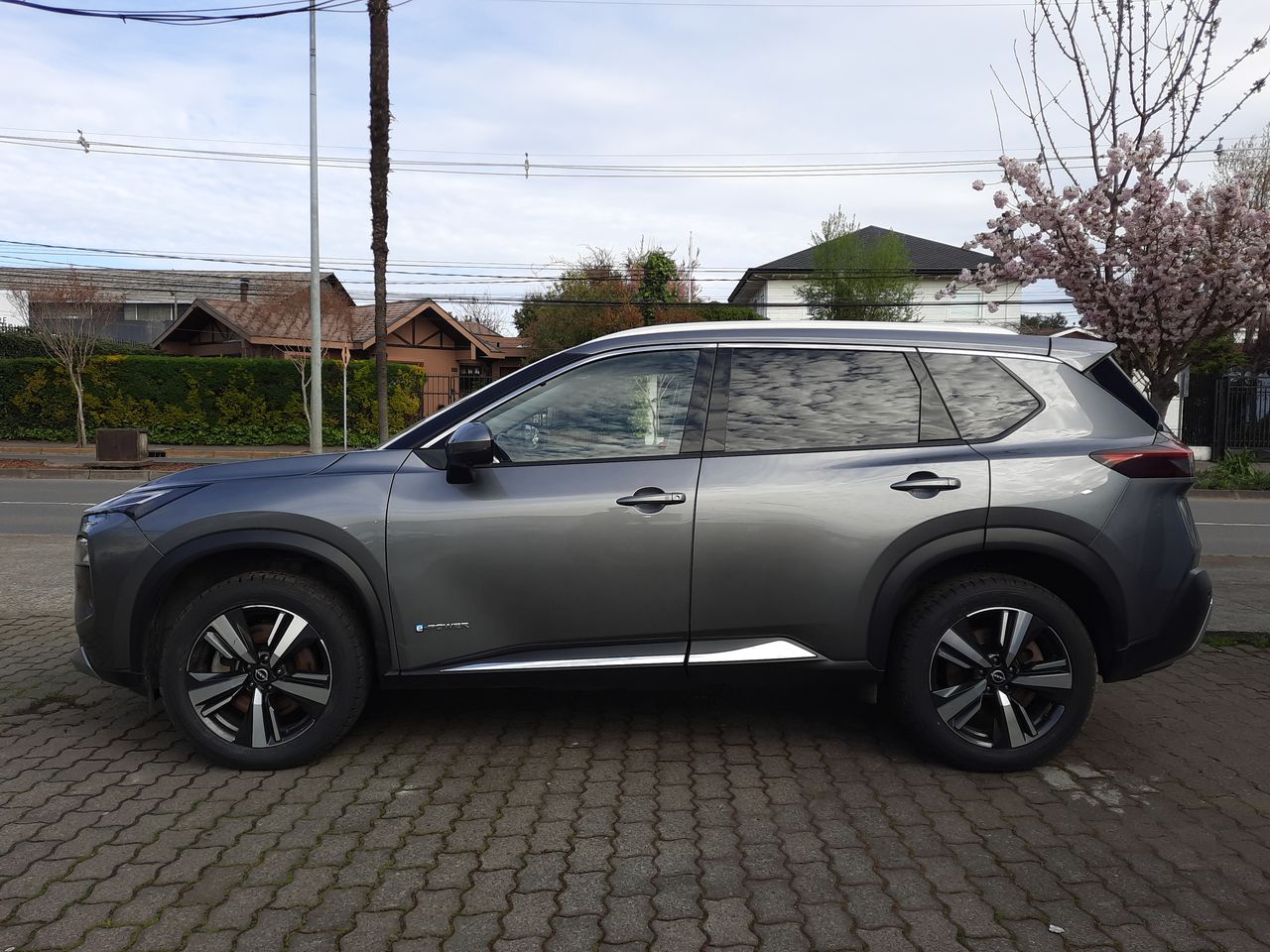 NISSAN - 4