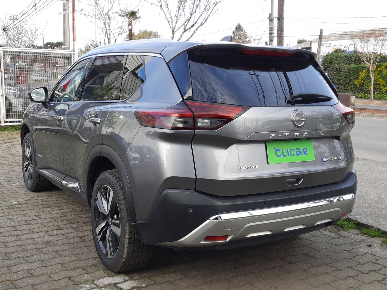 NISSAN - 5