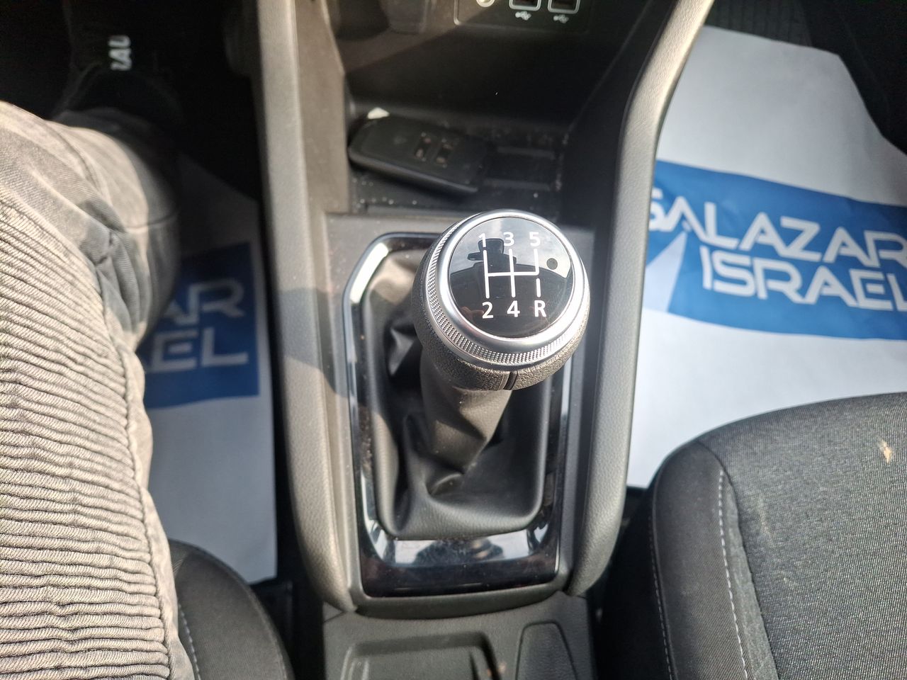 RENAULT - 29