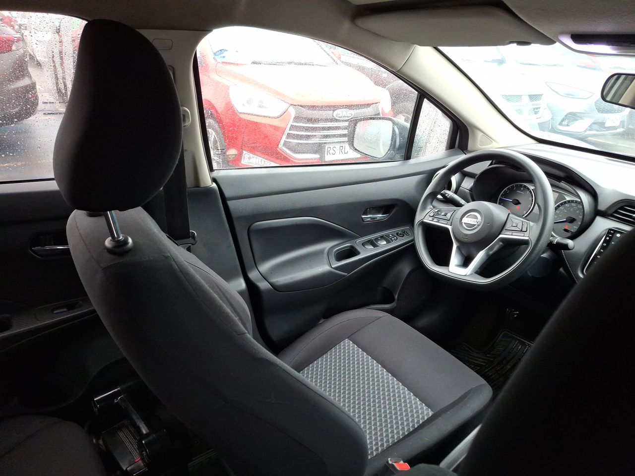 NISSAN - 12