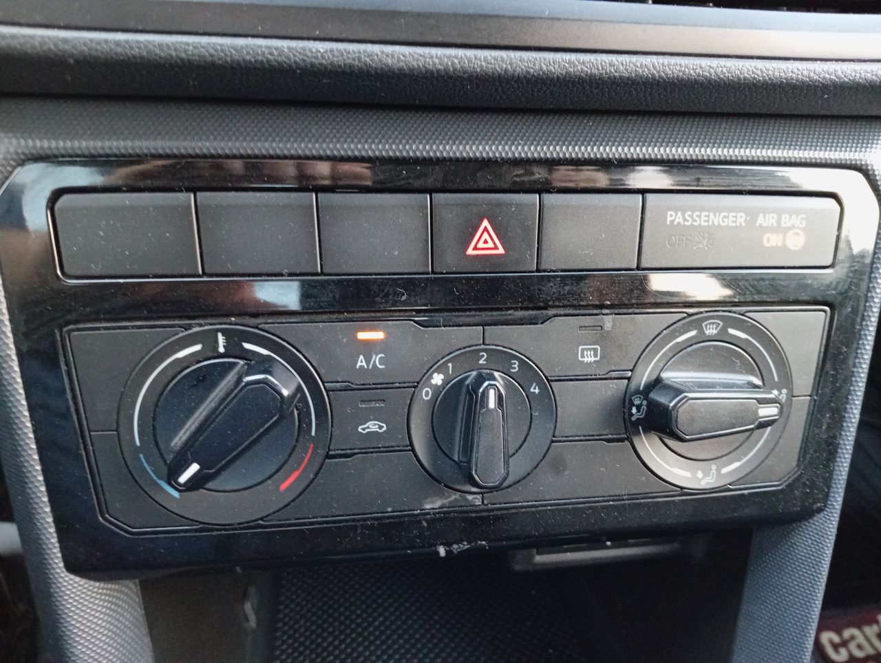 VOLKSWAGEN - 19