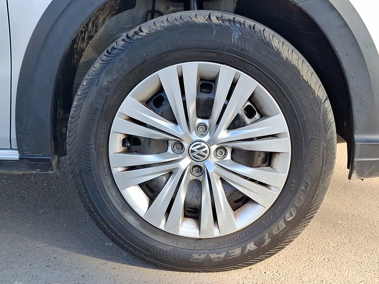 VOLKSWAGEN - 9