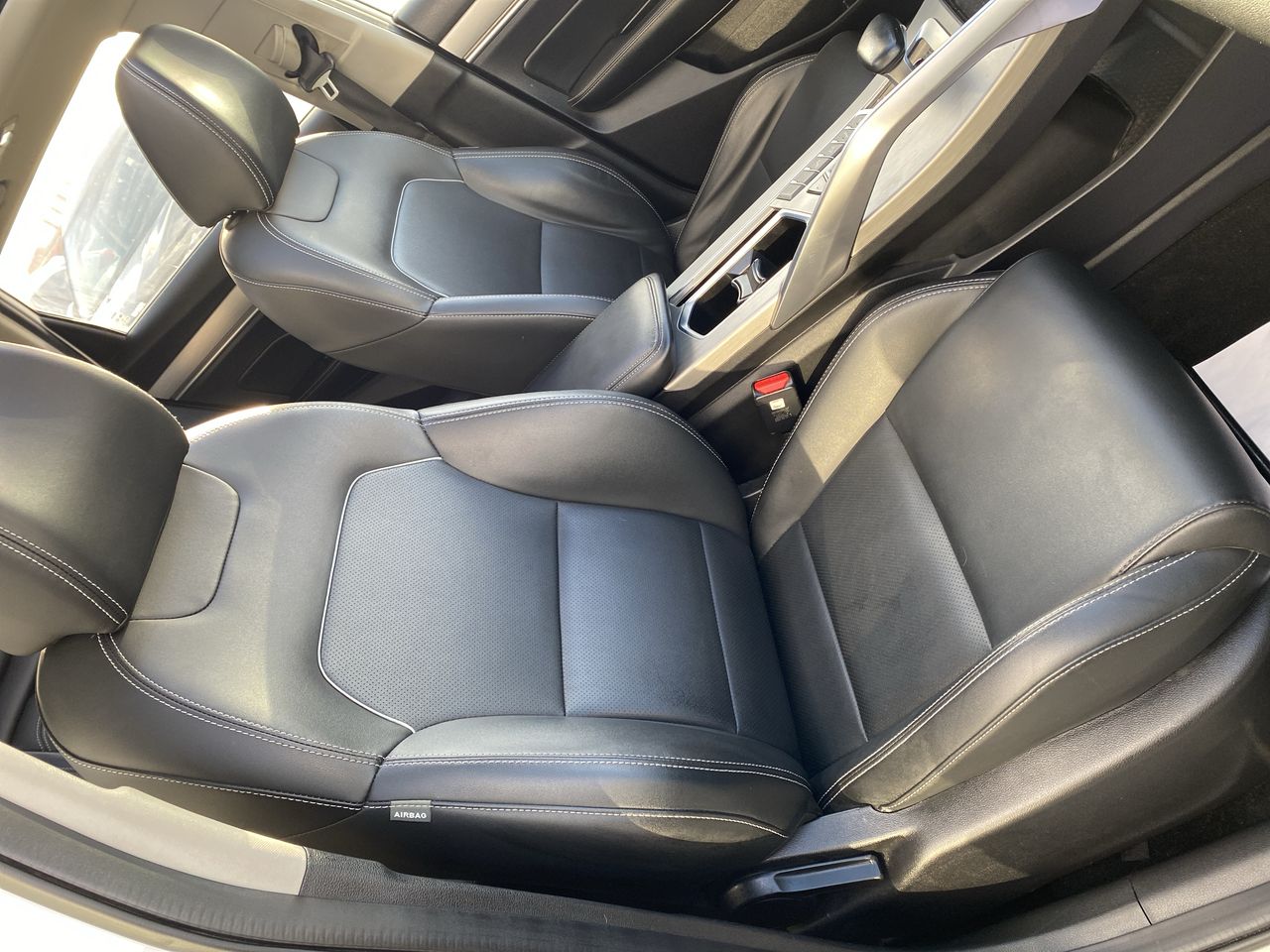 Geely Coolray — foto 27 de 29