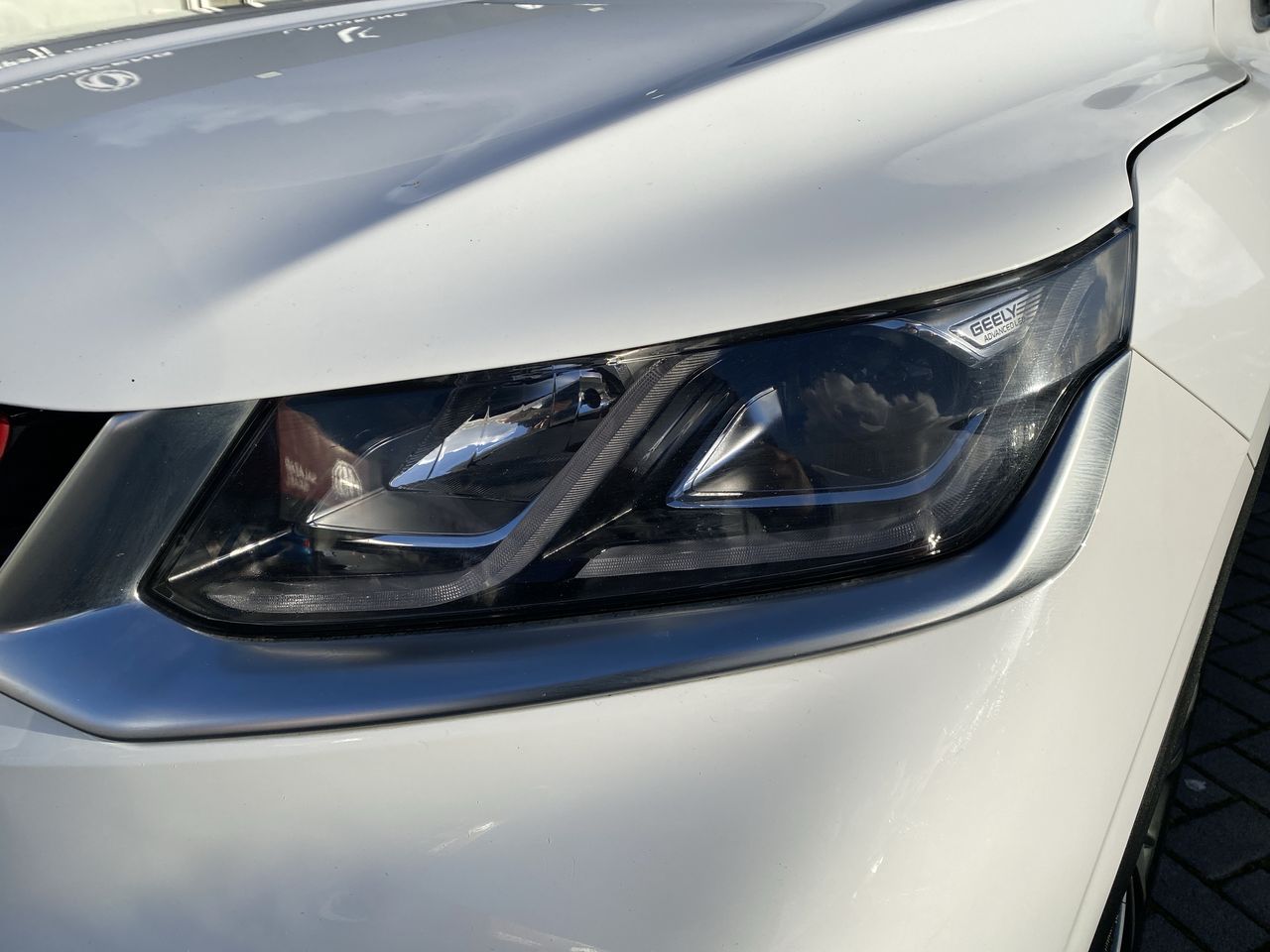Geely Coolray — foto 11 de 29