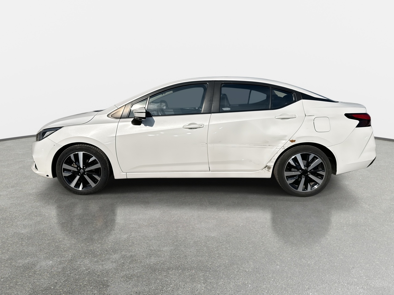 NISSAN - 4