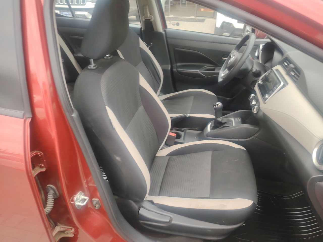 NISSAN - 24