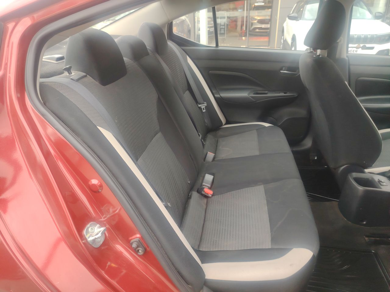 NISSAN - 25