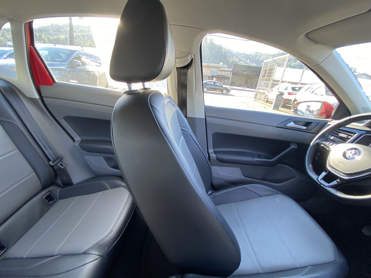 Volkswagen Polo — foto 8 de 29
