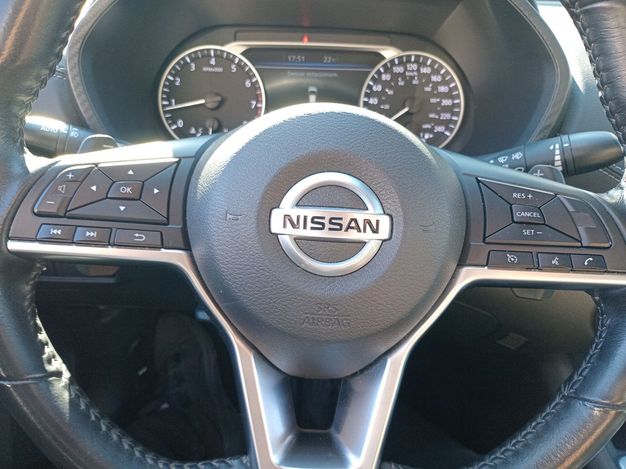 NISSAN - 25