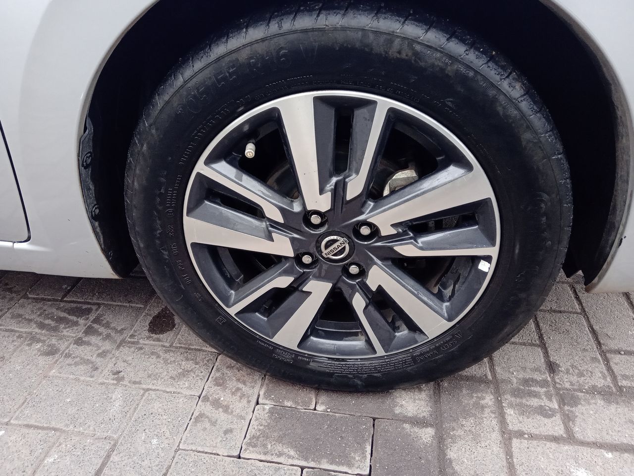Nissan Versa — foto 8 de 26