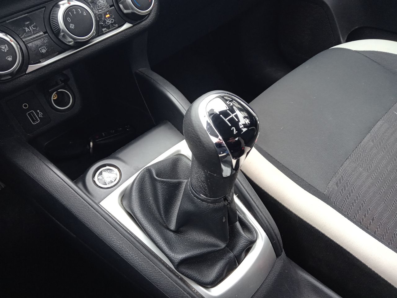 Nissan Versa — foto 22 de 26