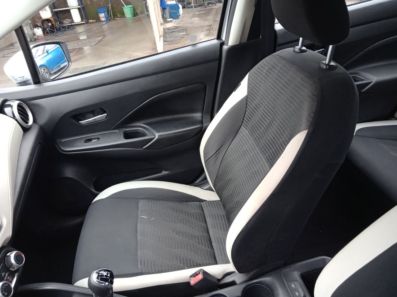 Nissan Versa — foto 24 de 26