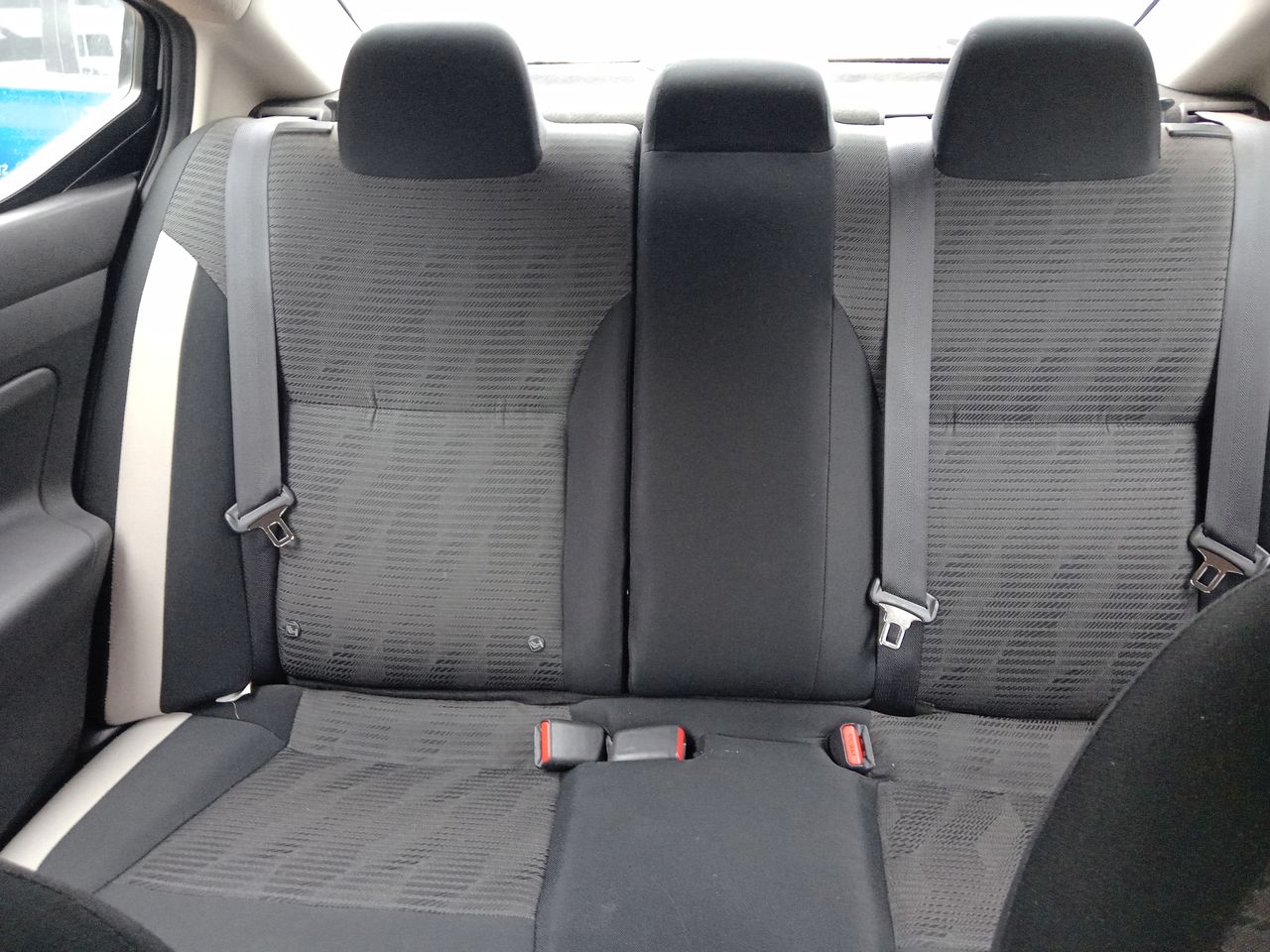 Nissan Versa — foto 25 de 26