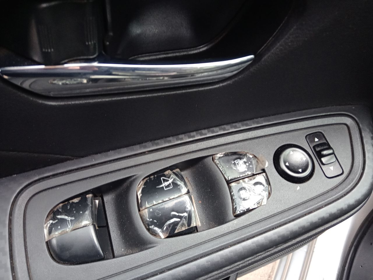 Nissan Versa — foto 13 de 26