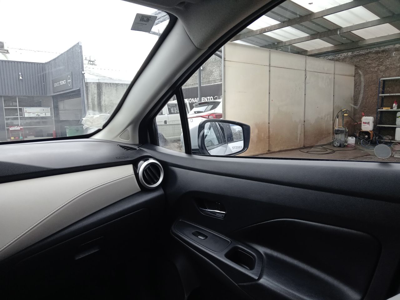 NISSAN - 2