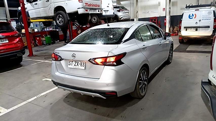 NISSAN - 4