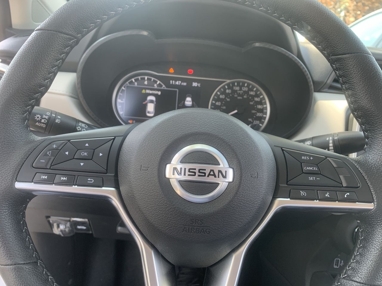 NISSAN - 26